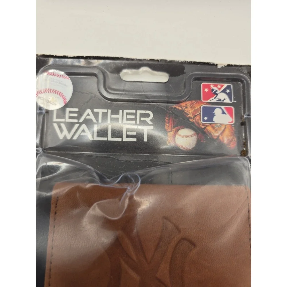 Official MLB Leather Wallet TriFold Embossed NY Yankees